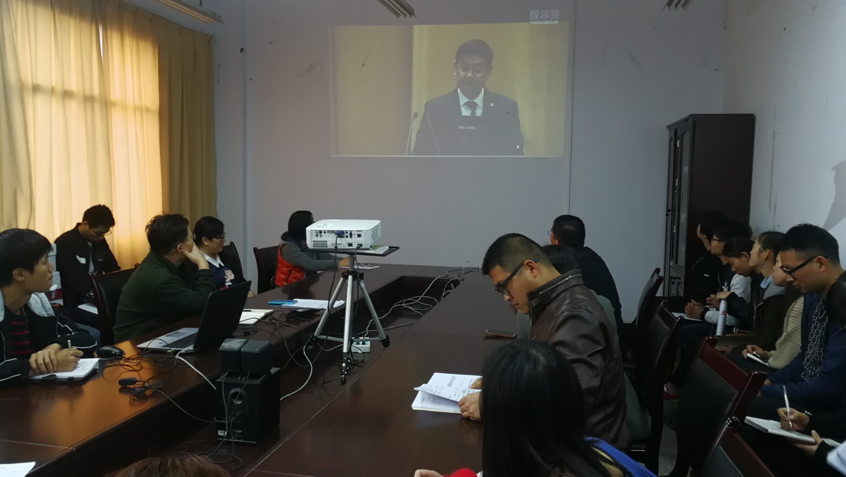 科研处组织师生收看2017年全国科学道德和学风建设宣讲教育报告会