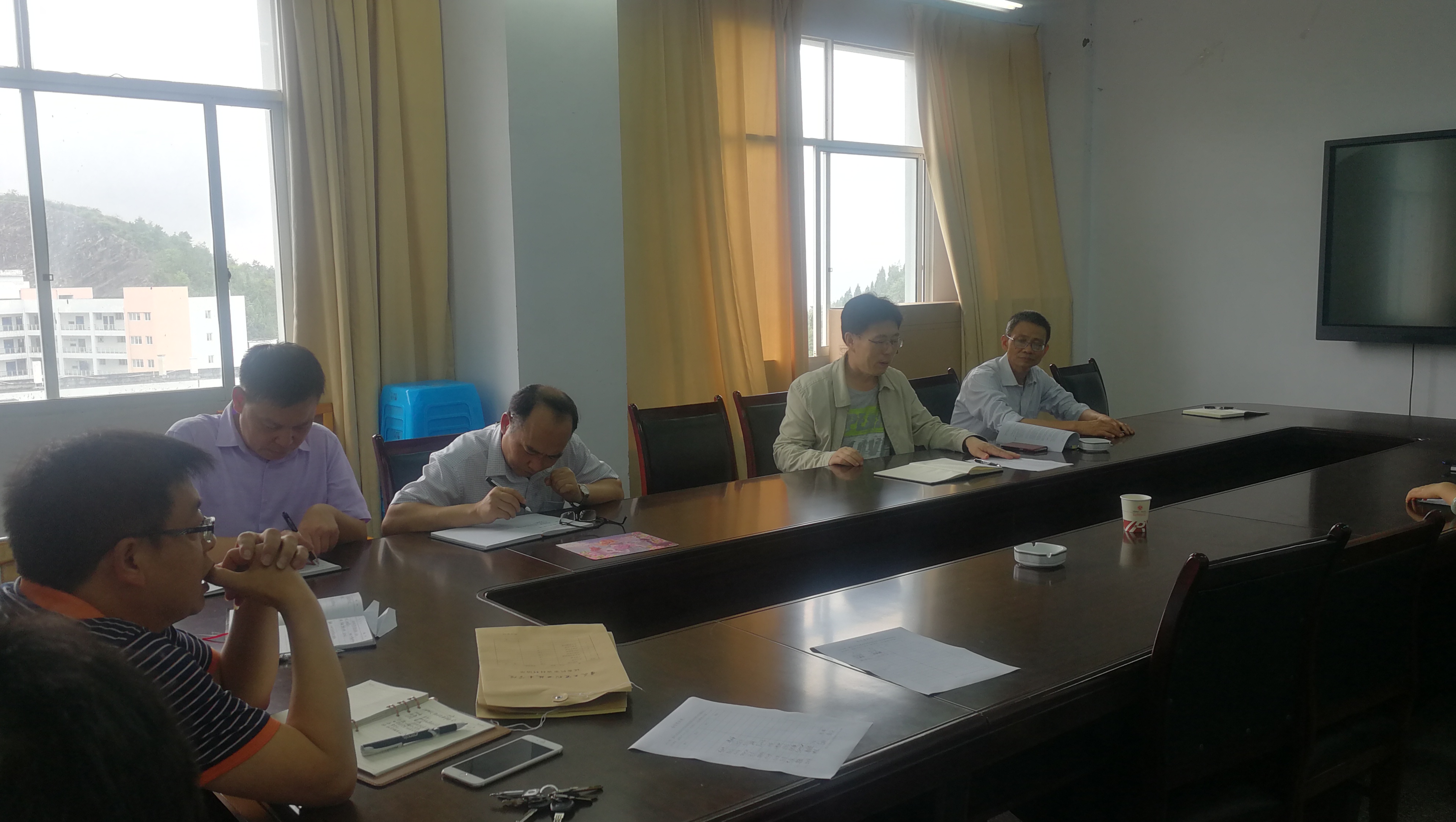 科研处召开技术技能积累与社会服务项目推进会